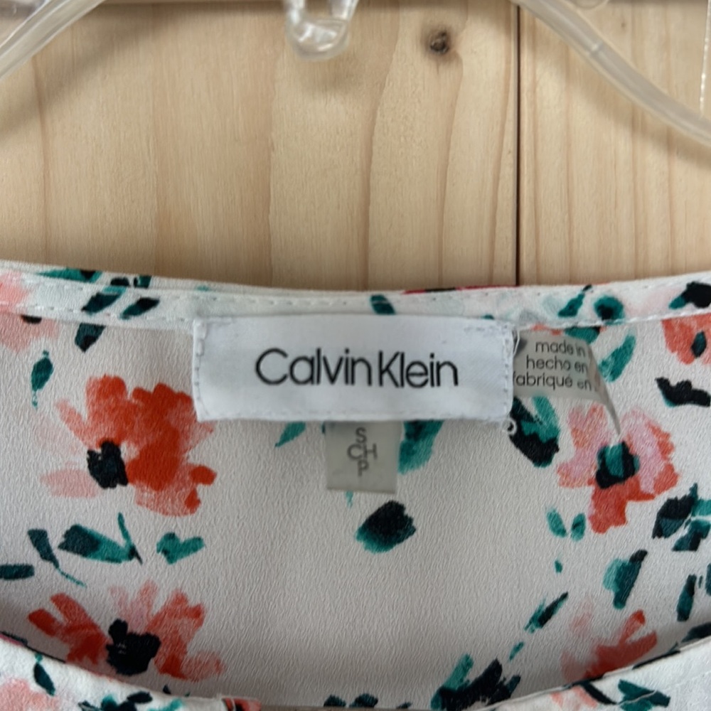 Calvin Klein Floral Blouse - Picture 8 of 8